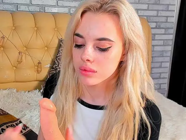 Live sex webcam photo for HazelPerse #273174392