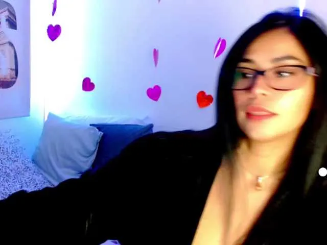 Live sex webcam photo for Hazelgs #272357528