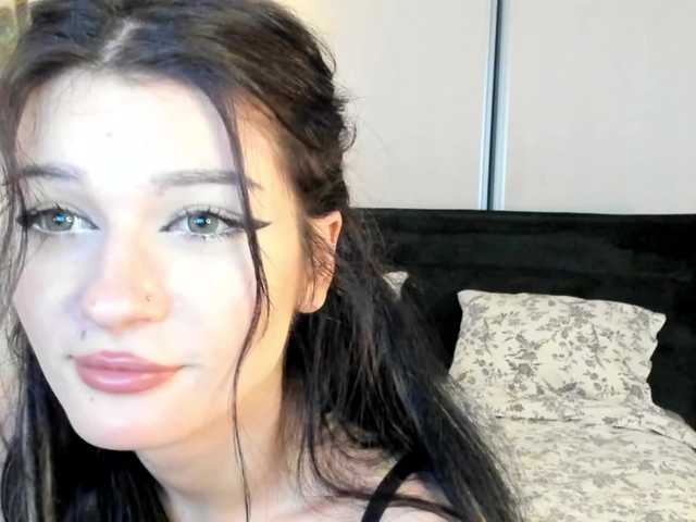 Live sex webcam photo for HazellGray #288074509