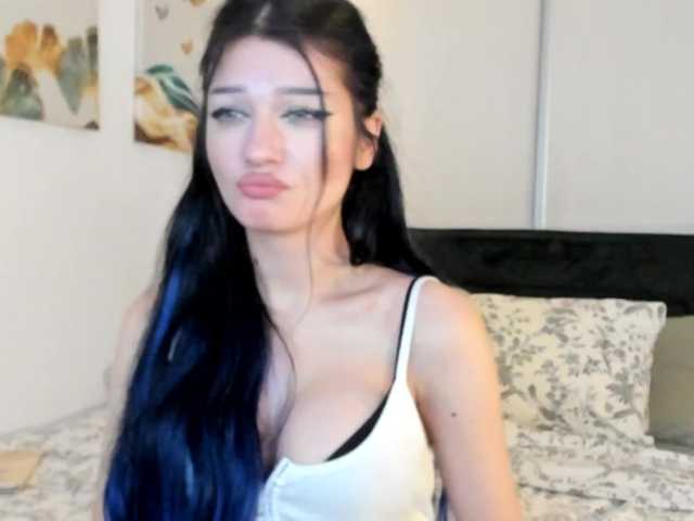 Live sex webcam photo for HazellGray #288074526