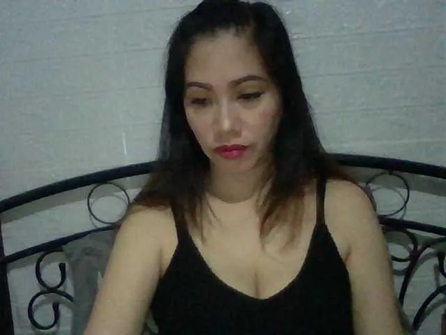 Live sex webcam photo for HeartRoxy #276970387