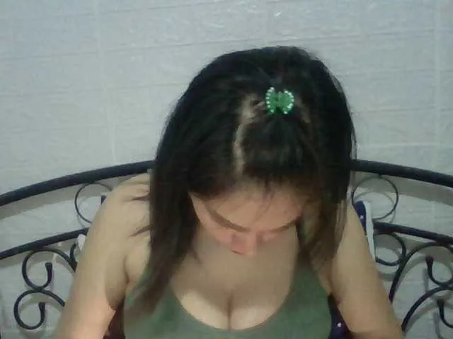 Live sex webcam photo for HeartRoxy #277065442