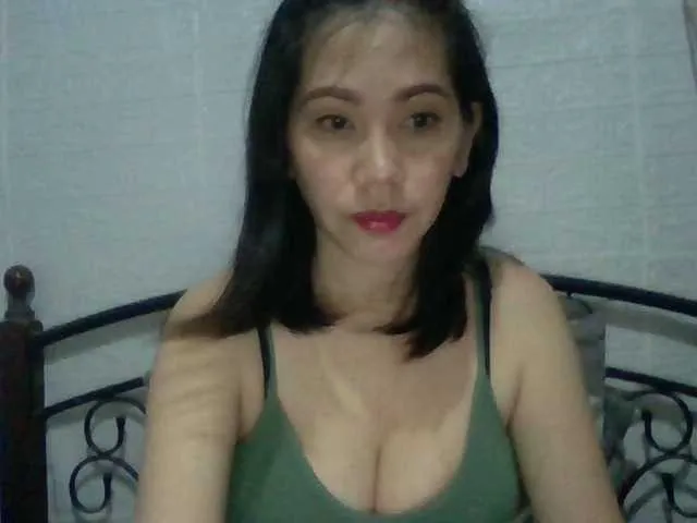 Live sex webcam photo for HeartRoxy #277175516