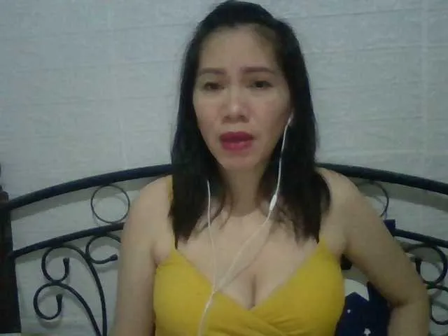 Live sex webcam photo for HeartRoxy #277238014