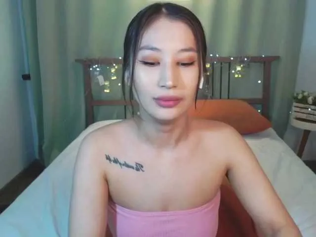 Live sex webcam photo for HeeYoungg #272930108