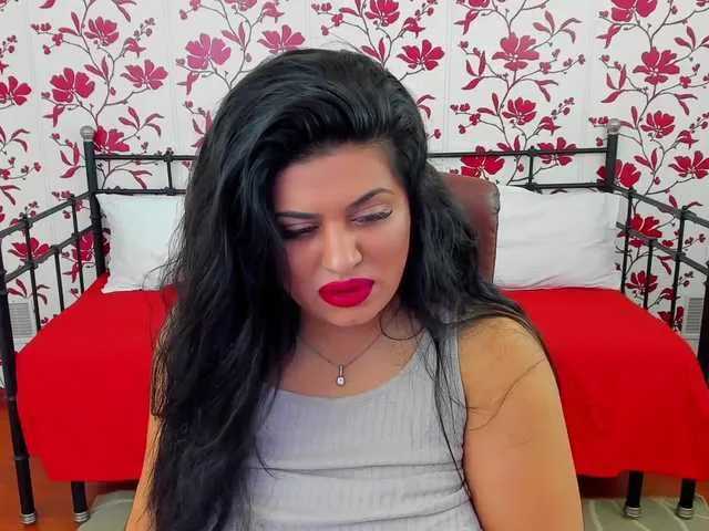 Live sex webcam photo for HeidiCute #271881255