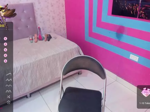 Live sex webcam photo for Heidy08 #276575200