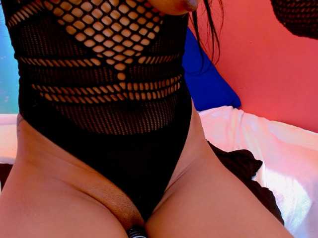 Live sex webcam photo for HeidyBells #276280587