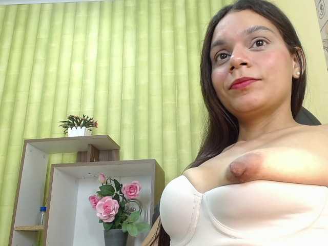 Live sex webcam photo for HeidyMoore #290001754