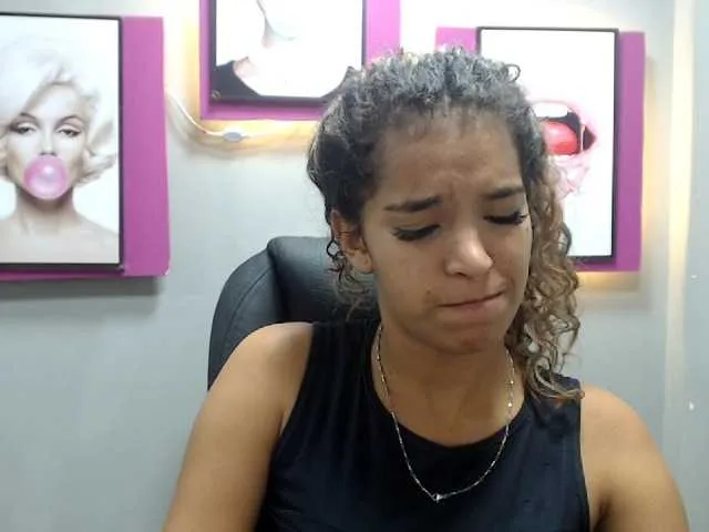 Live sex webcam photo for Heidylans #272243861