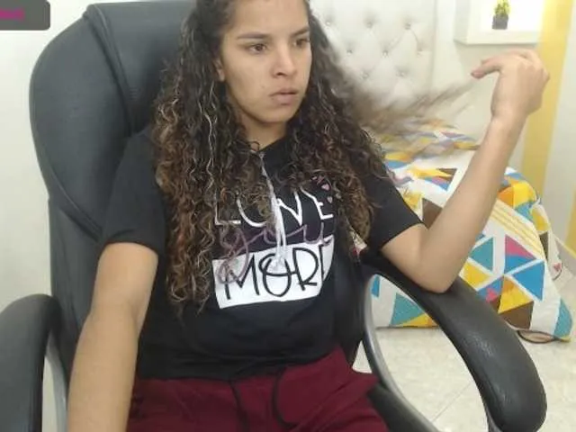 Live sex webcam photo for Heidylans #272726737