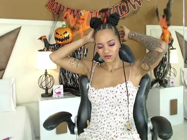 Live sex webcam photo for HelaBrooks #276516179