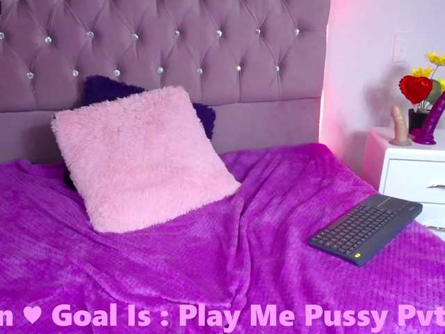 Live sex webcam photo for Helen-Klaus #272570525