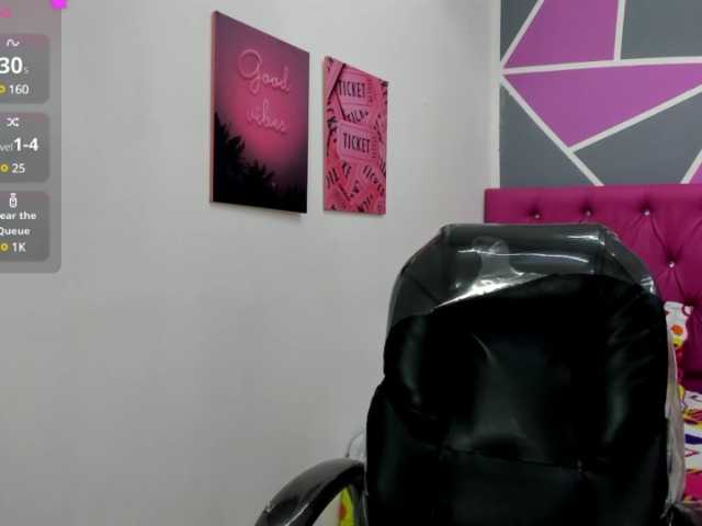 Live sex webcam photo for Helen-russo #290561825