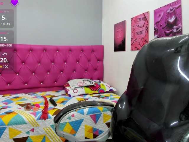 Live sex webcam photo for Helen-russo #291308146