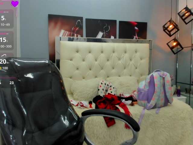 Live sex webcam photo for Helen-russo #291367991