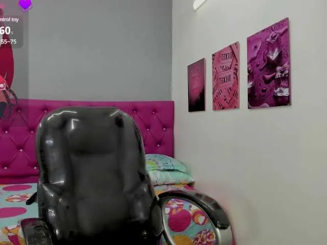 Live sex webcam photo for Helen-russo #291515051