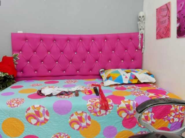 Live sex webcam photo for Helen-russo #292284350