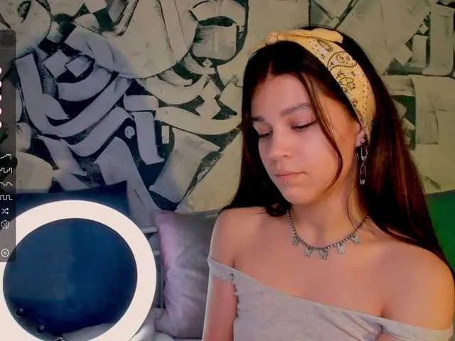 Live sex webcam photo for HelenBerery #274284025