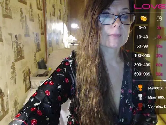 Live sex webcam photo for HelenBerg #274335733