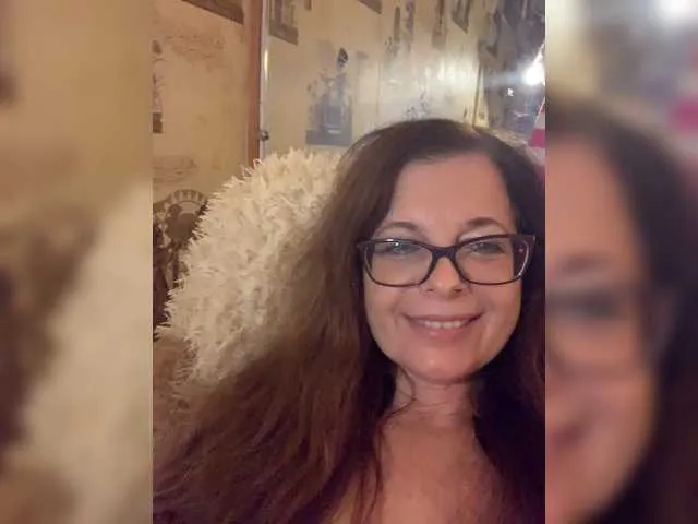 Live sex webcam photo for HelenBerg #274487347