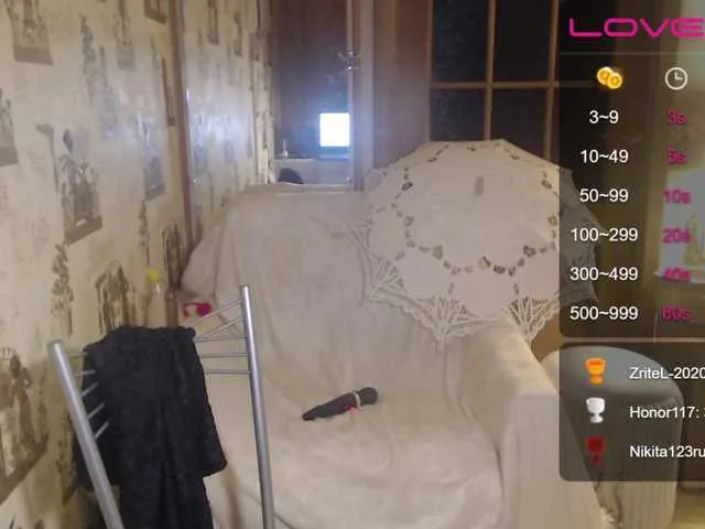 Live sex webcam photo for HelenBerg #274630561