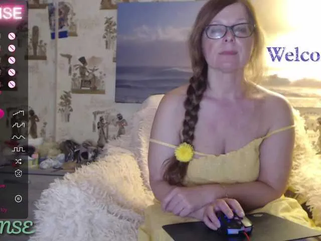 Live sex webcam photo for HelenBerg #275427299