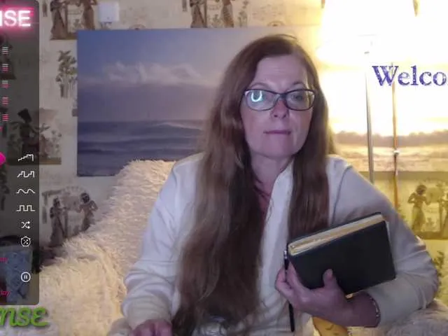 Live sex webcam photo for HelenBerg #275470763