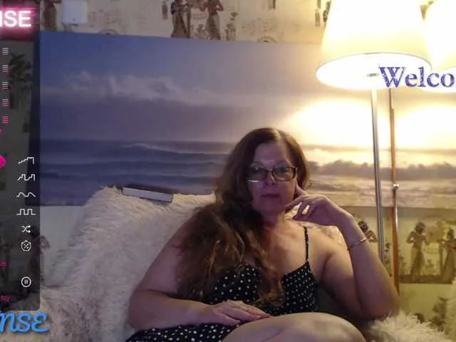 Live sex webcam photo for HelenBerg #275480811