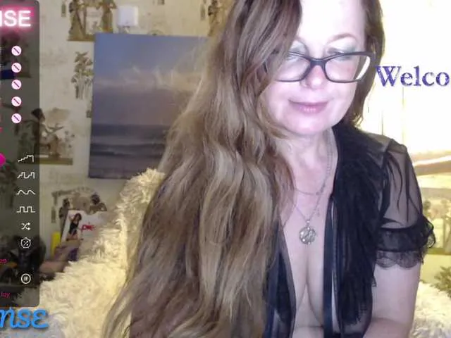 Live sex webcam photo for HelenBerg #275559253