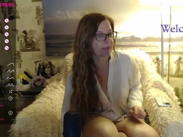 Live sex webcam photo for HelenBerg #275697731