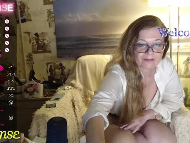 Live sex webcam photo for HelenBerg #275703631