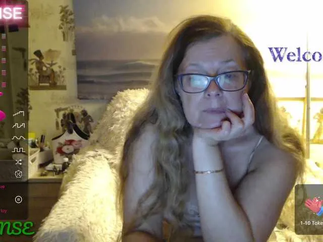 Live sex webcam photo for HelenBerg #275731045