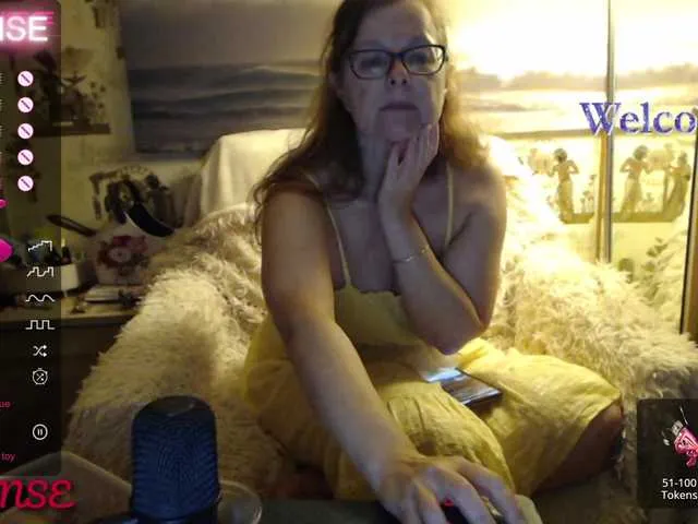 Live sex webcam photo for HelenBerg #275752105