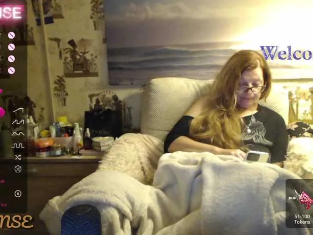 Live sex webcam photo for HelenBerg #275877596