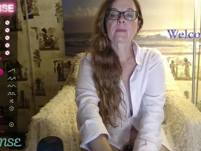 Live sex webcam photo for HelenBerg #275954697