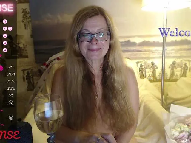 Live sex webcam photo for HelenBerg #276092075