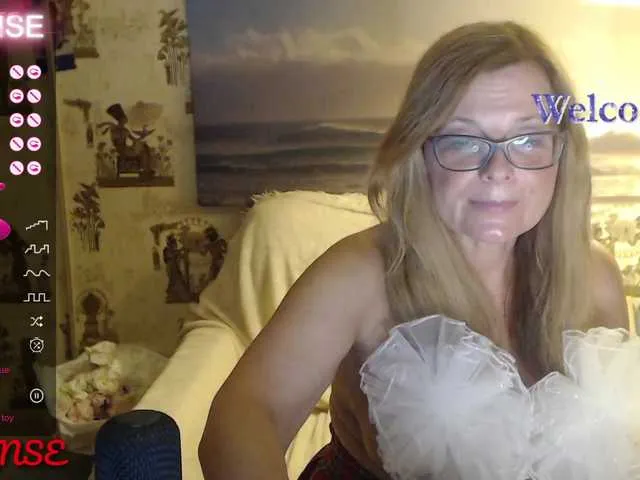 Live sex webcam photo for HelenBerg #276119106