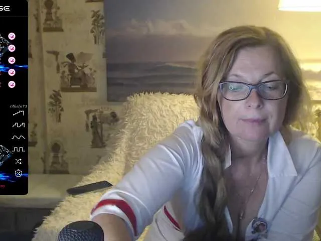 Live sex webcam photo for HelenBerg #276275489