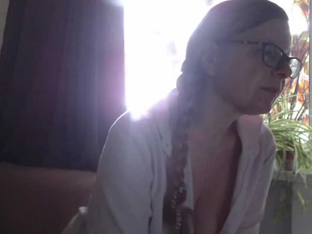 Live sex webcam photo for HelenBerg #276403854