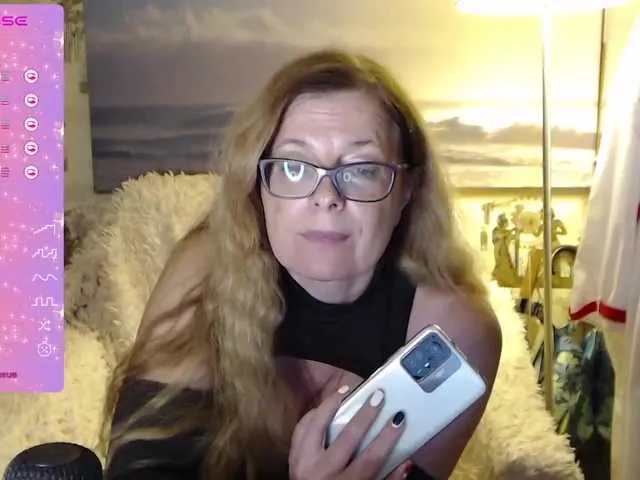 Live sex webcam photo for HelenBerg #276479075