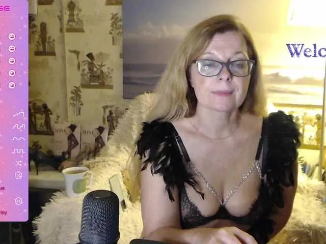 Live sex webcam photo for HelenBerg #276493755