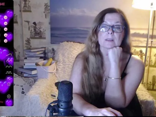 Live sex webcam photo for HelenBerg #276610121