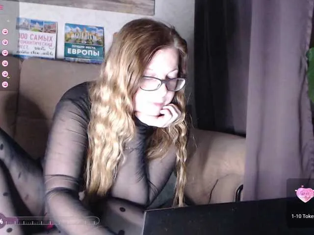 Live sex webcam photo for HelenBerg #276869850