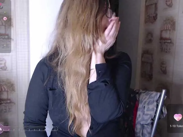 Live sex webcam photo for HelenBerg #276938453