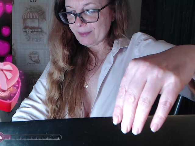 Live sex webcam photo for HelenBerg #277854144