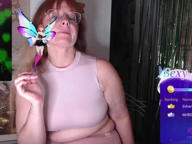 Live sex webcam photo for HelenBerg #289835681