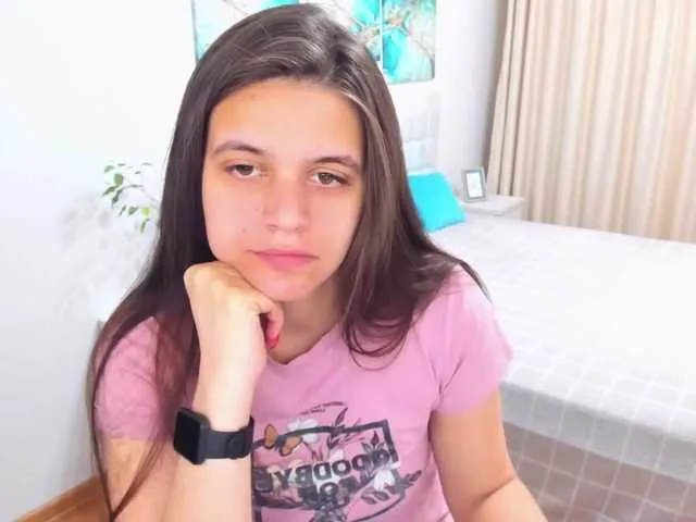 Live sex webcam photo for HelenBrownie #273424938
