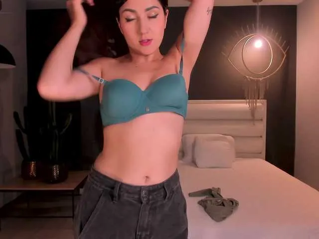 Live sex webcam photo for HelenCraft #276298567