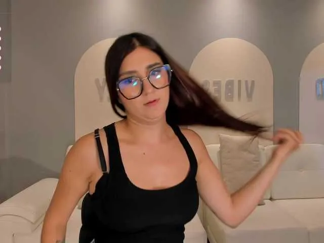 Live sex webcam photo for HelenCraft #276333643